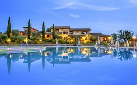 Pian Dei Mucini Resort Il Borgo
